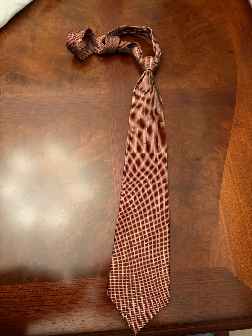 DKNY 100% Silk Mens Tie